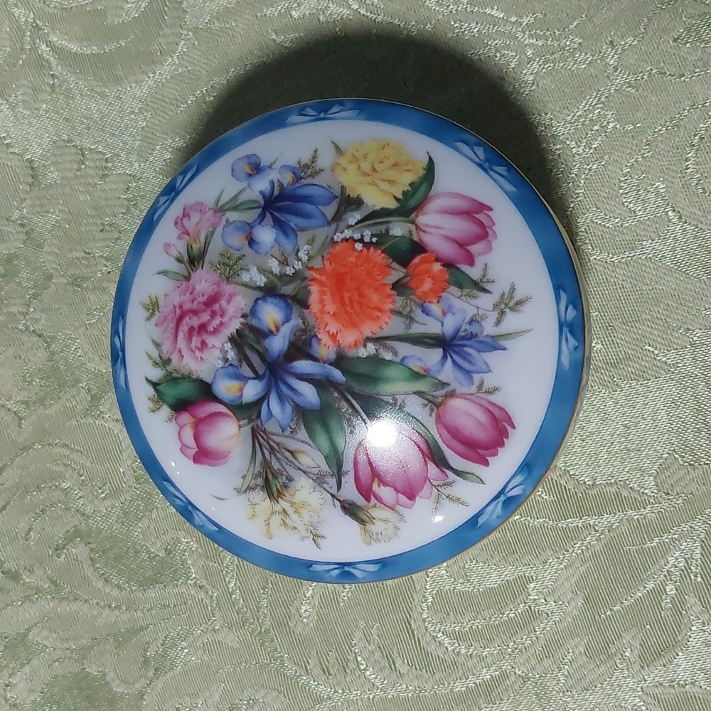 Waltz of the Flowers, Music box Floral